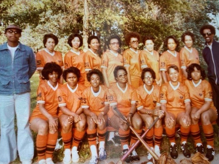 Picture of the Heartbreakers women's softball team during mid-1970.